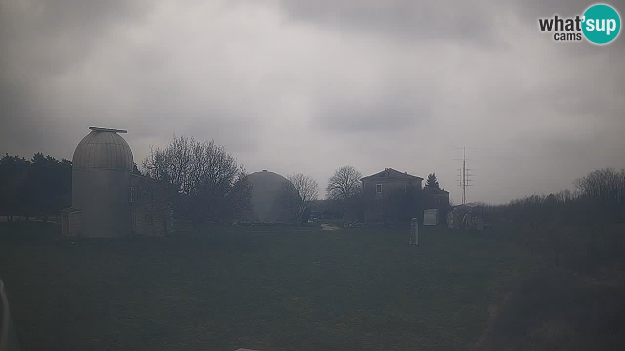 Cámara web en vivo del Observatorio de Višnjan: explora el cielo, los asteroides, cometas y meteoroides