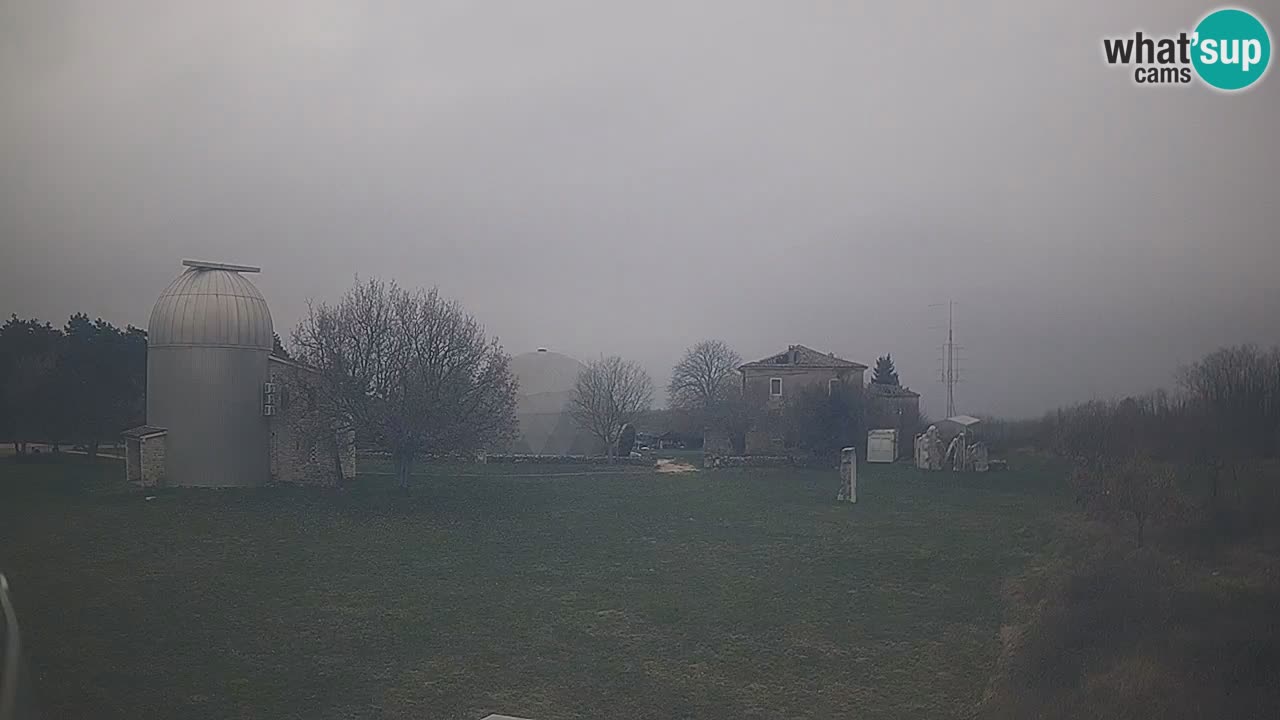 Cámara web en vivo del Observatorio de Višnjan: explora el cielo, los asteroides, cometas y meteoroides