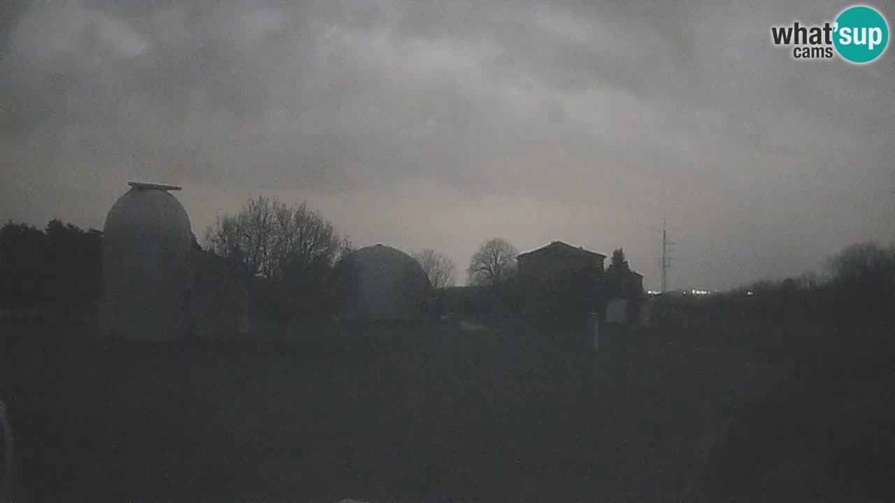 Cámara web en vivo del Observatorio de Višnjan: explora el cielo, los asteroides, cometas y meteoroides