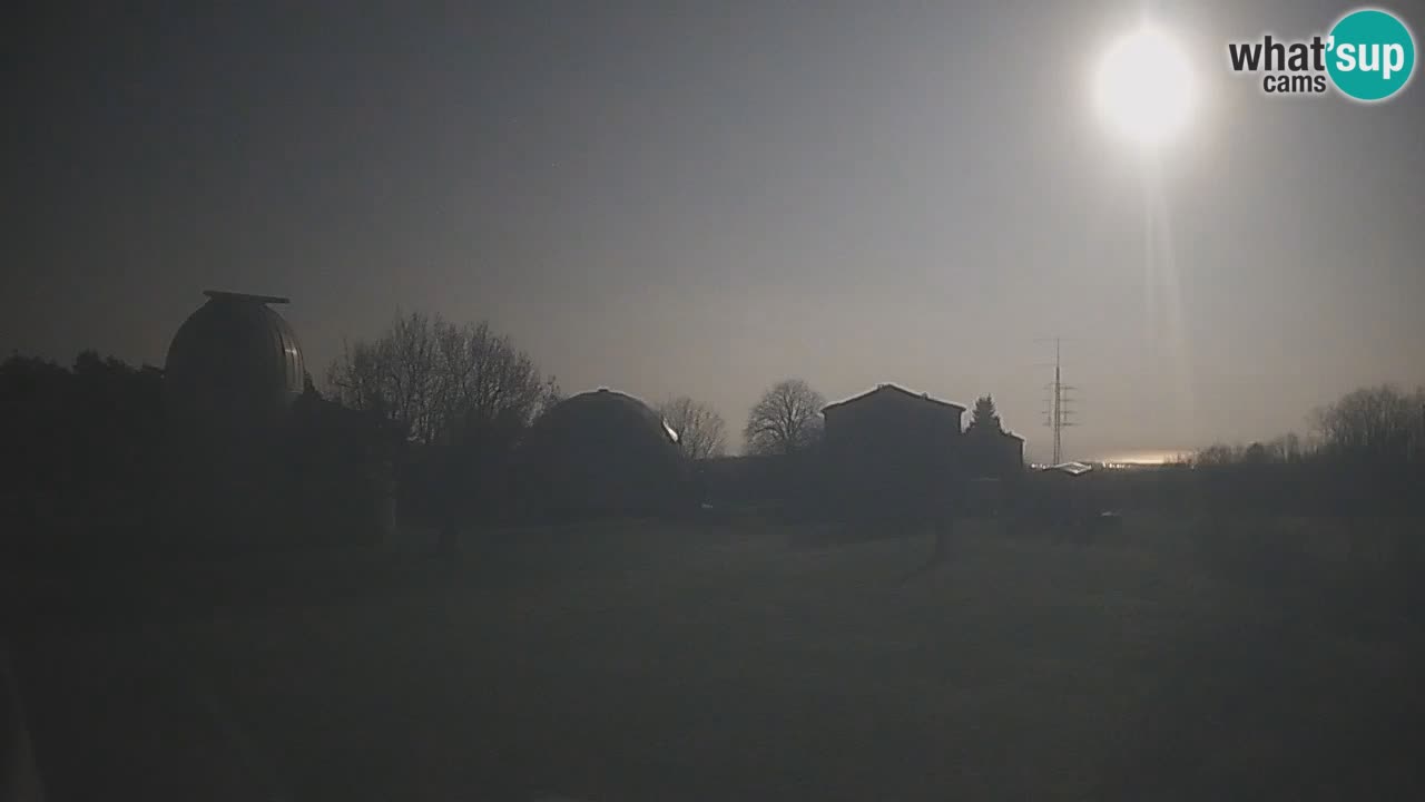 Višnjan-Observatorium Live Webcam – Explore the Sky, Asteroids, Comets, and Meteoroids