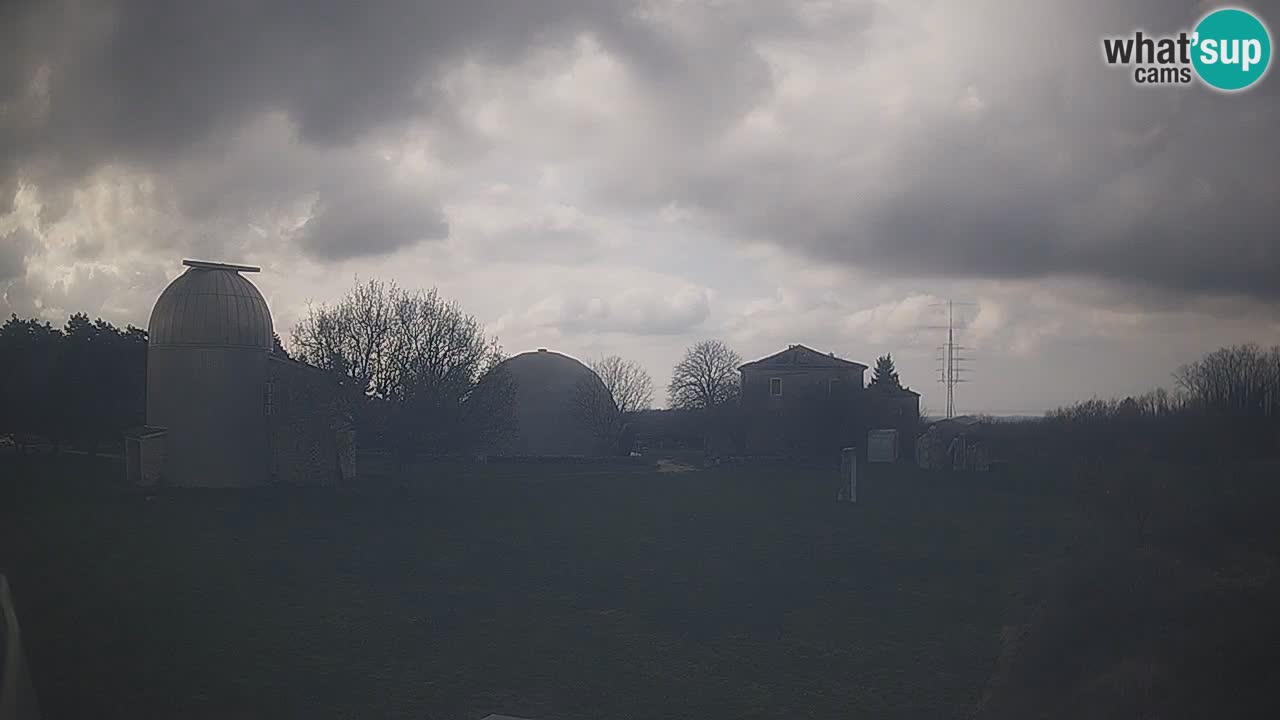 Webcam en direct de l’Observatoire de Višnjan – Explorez le ciel, les astéroïdes, les comètes et les météoroïdes