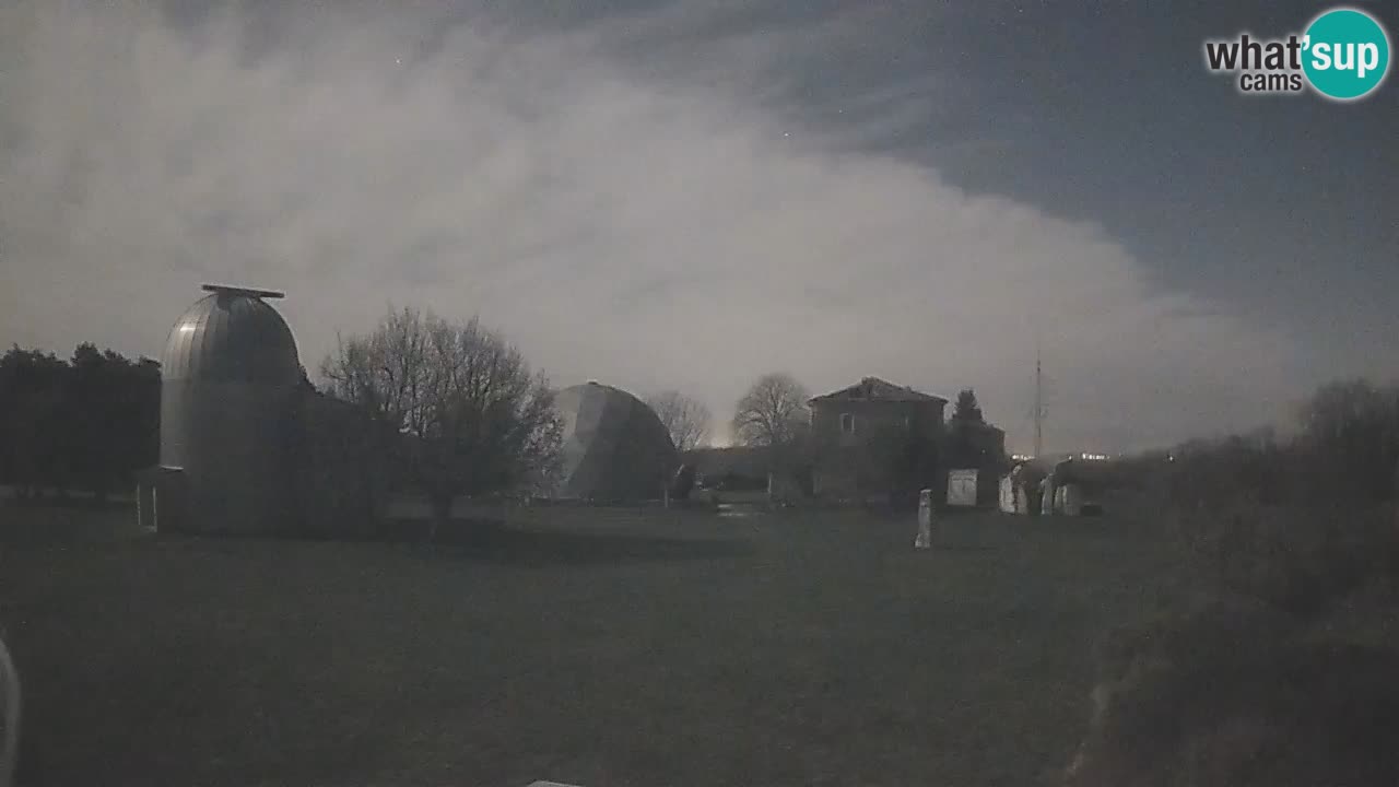 Višnjan-Observatorium Live Webcam – Explore the Sky, Asteroids, Comets, and Meteoroids