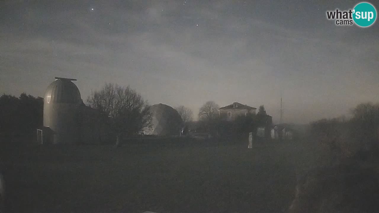 Webcam en direct de l’Observatoire de Višnjan – Explorez le ciel, les astéroïdes, les comètes et les météoroïdes