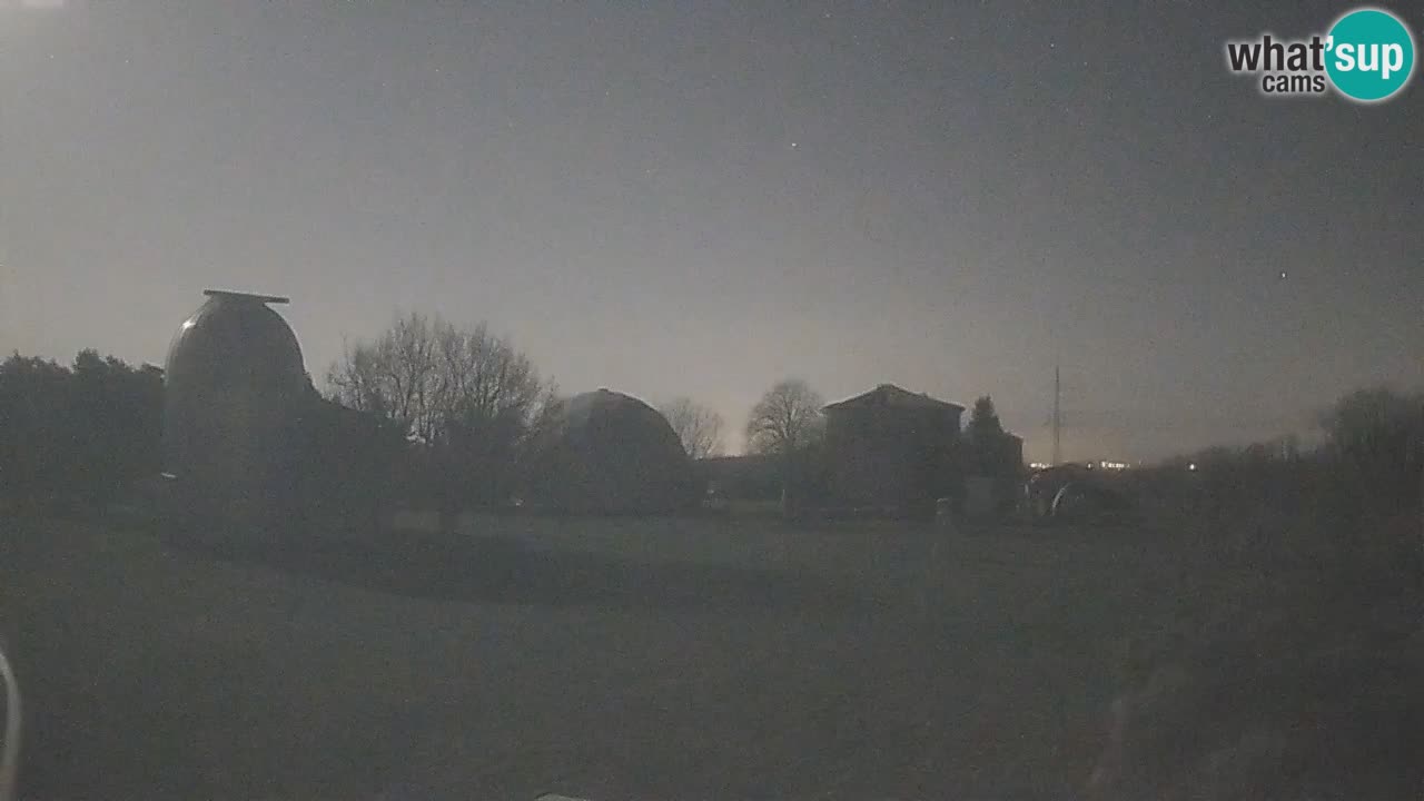 Višnjan-Observatorium Live Webcam – Explore the Sky, Asteroids, Comets, and Meteoroids