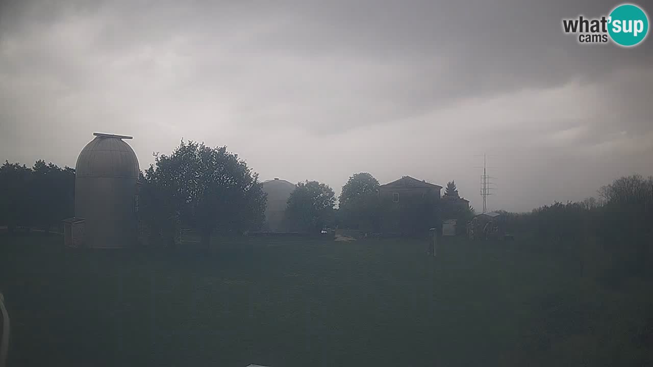 Webcam en direct de l’Observatoire de Višnjan – Explorez le ciel, les astéroïdes, les comètes et les météoroïdes