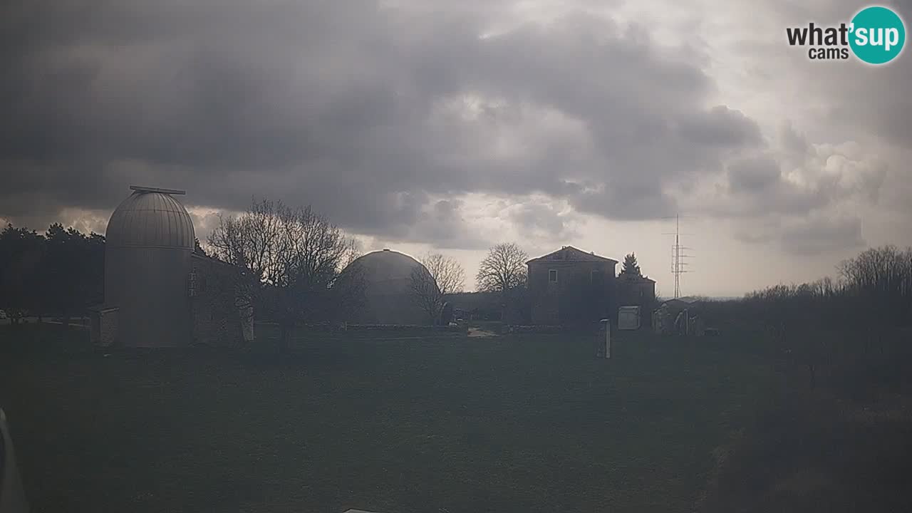 Višnjan-Observatorium Live Webcam – Explore the Sky, Asteroids, Comets, and Meteoroids