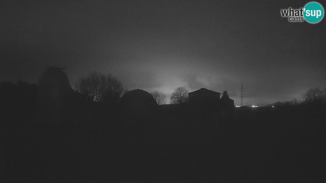 Observatorij Višnjan spletna kamera – Odkrivajte nebo, asteroide, komete in meteorite