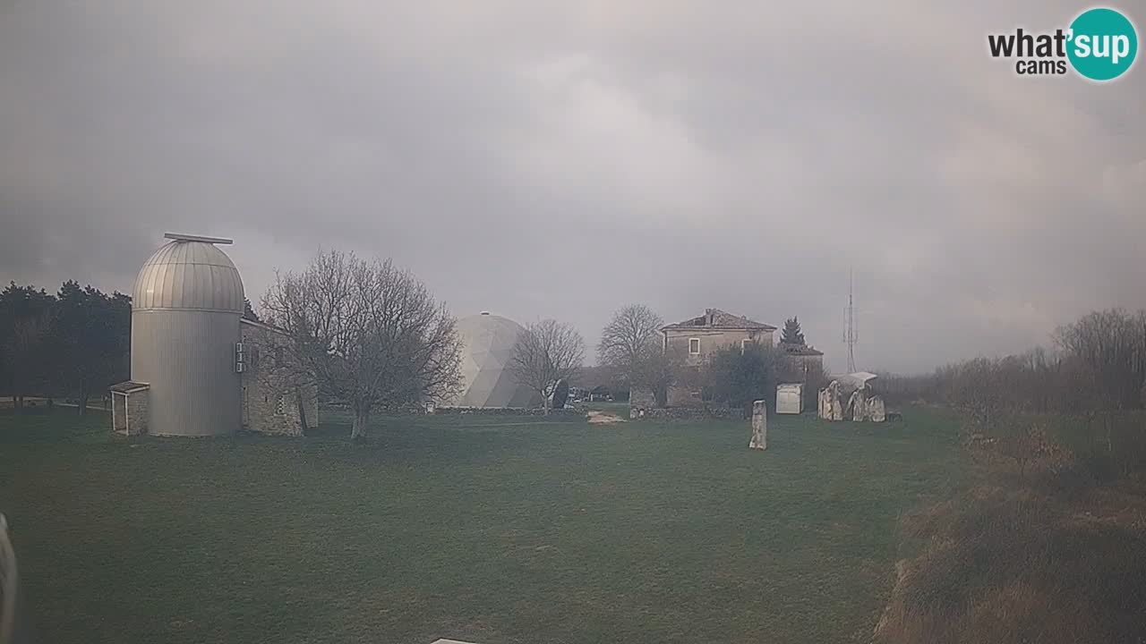 Cámara web en vivo del Observatorio de Višnjan: explora el cielo, los asteroides, cometas y meteoroides