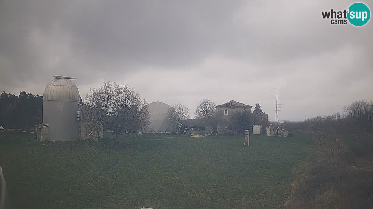 Cámara web en vivo del Observatorio de Višnjan: explora el cielo, los asteroides, cometas y meteoroides