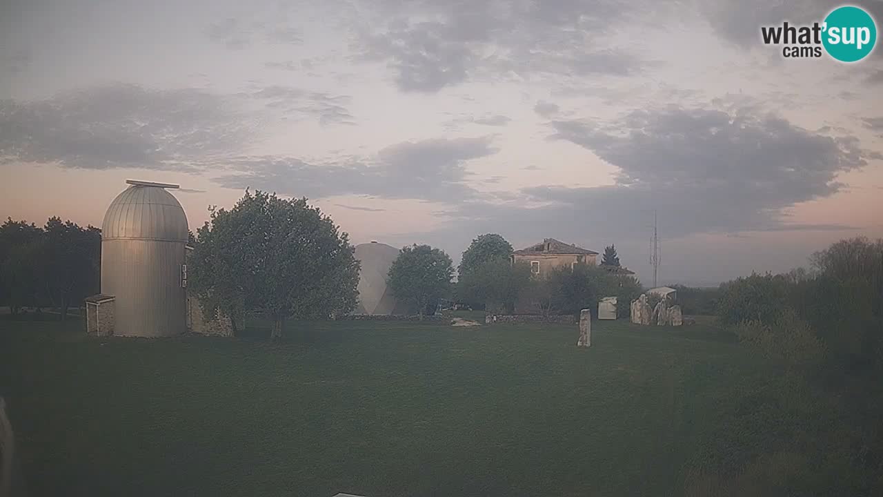 Observatorij Višnjan spletna kamera – Odkrivajte nebo, asteroide, komete in meteorite