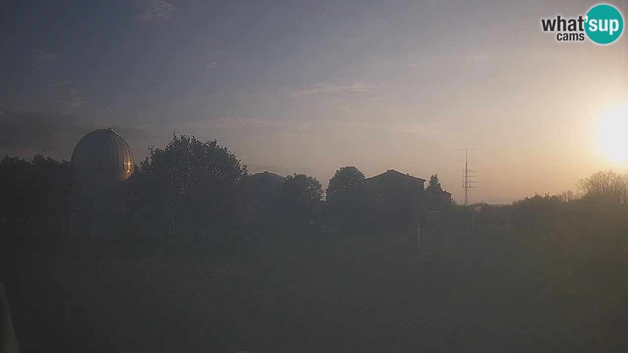 Višnjan-Observatorium Live Webcam – Explore the Sky, Asteroids, Comets, and Meteoroids