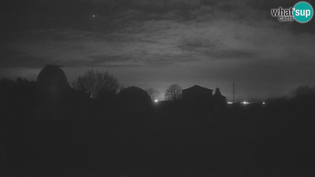 Cámara web en vivo del Observatorio de Višnjan: explora el cielo, los asteroides, cometas y meteoroides