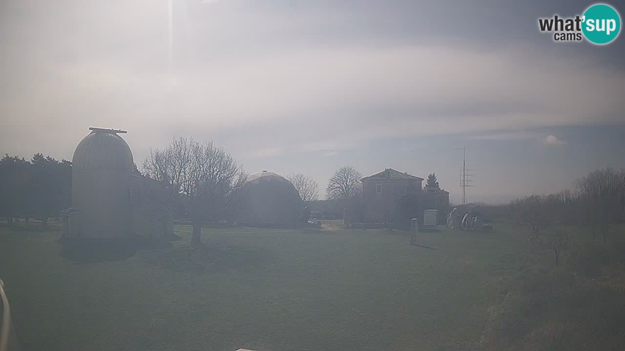 Višnjan-Observatorium Live Webcam – Explore the Sky, Asteroids, Comets, and Meteoroids