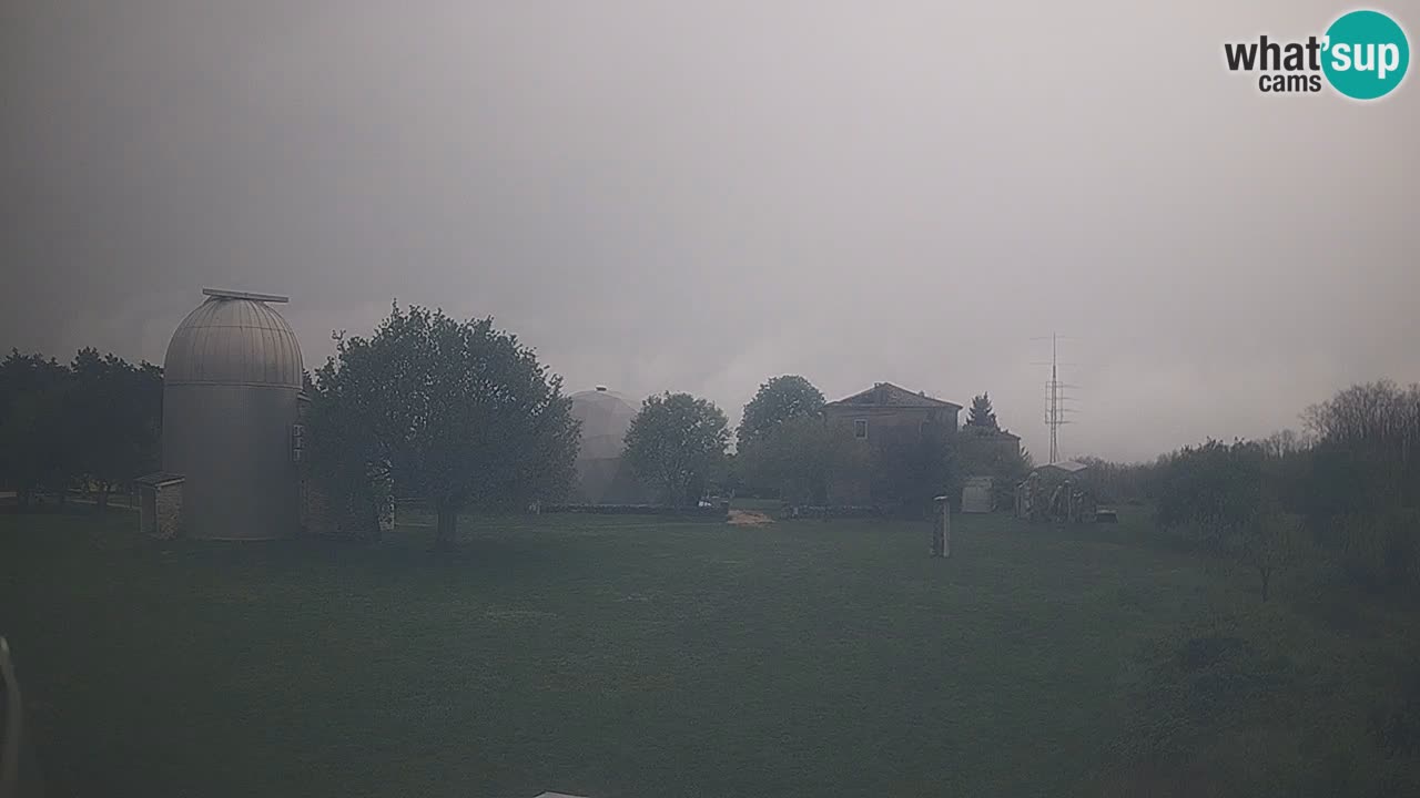 Webcam en direct de l’Observatoire de Višnjan – Explorez le ciel, les astéroïdes, les comètes et les météoroïdes