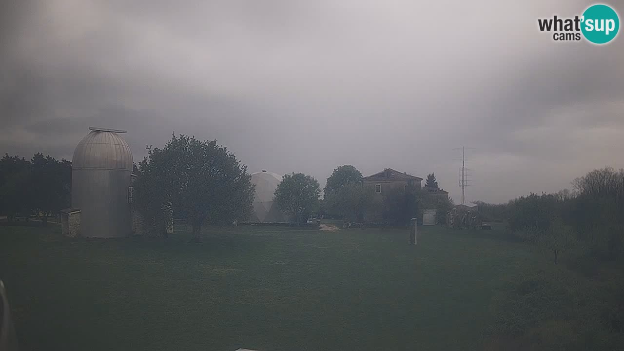 Observatorij Višnjan spletna kamera – Odkrivajte nebo, asteroide, komete in meteorite