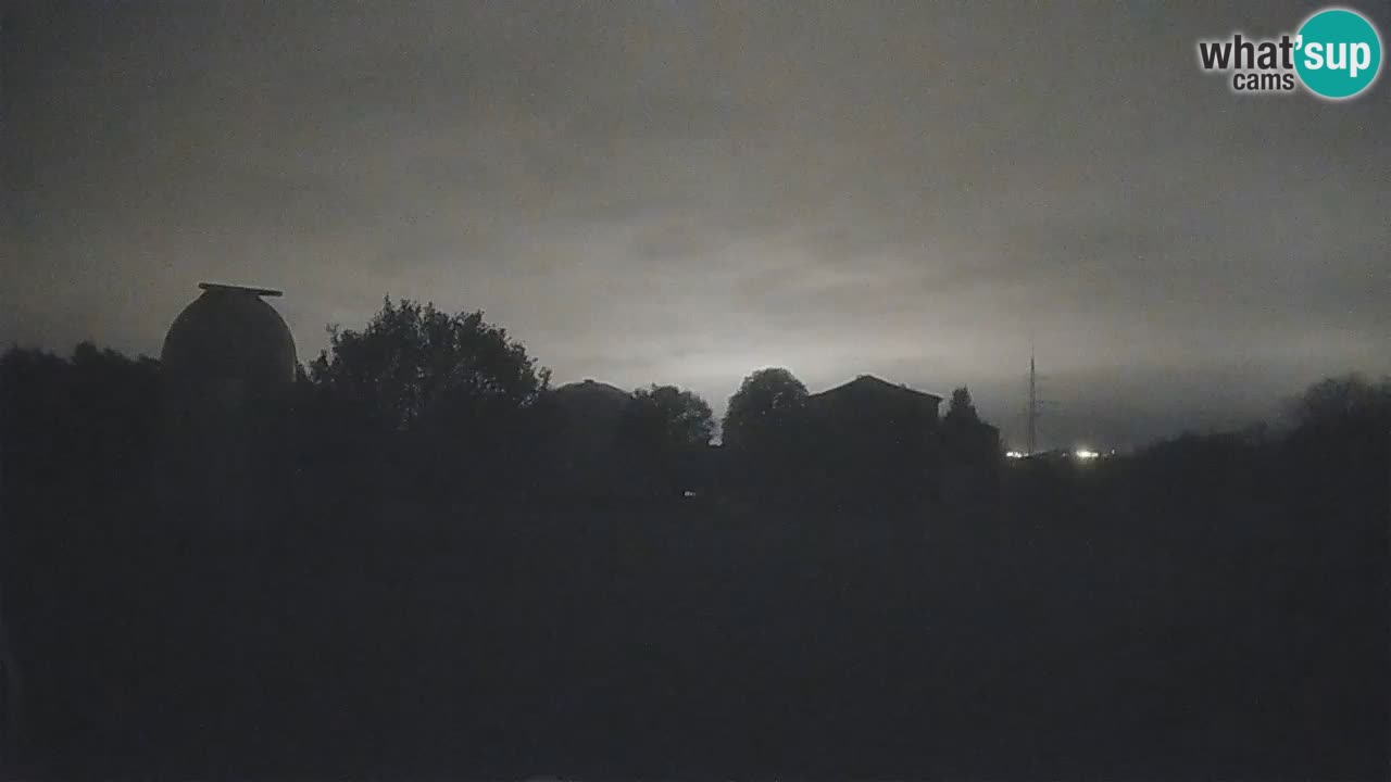 Observatorij Višnjan spletna kamera – Odkrivajte nebo, asteroide, komete in meteorite