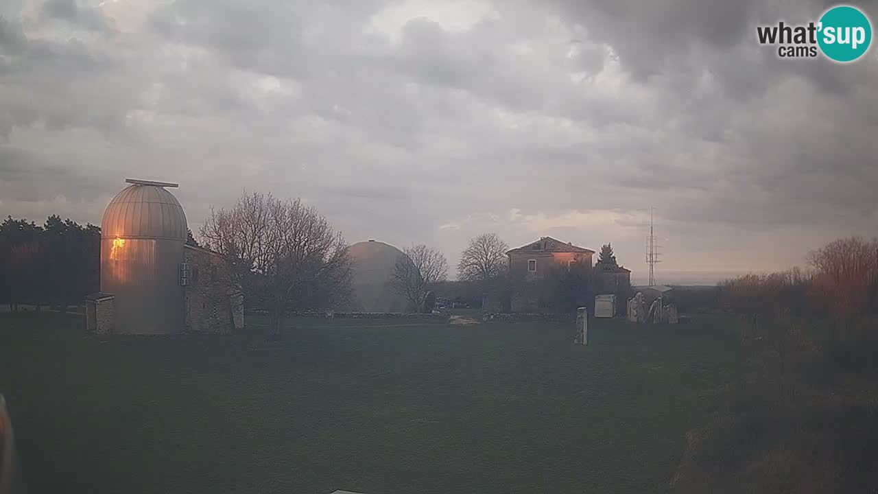 Cámara web en vivo del Observatorio de Višnjan: explora el cielo, los asteroides, cometas y meteoroides