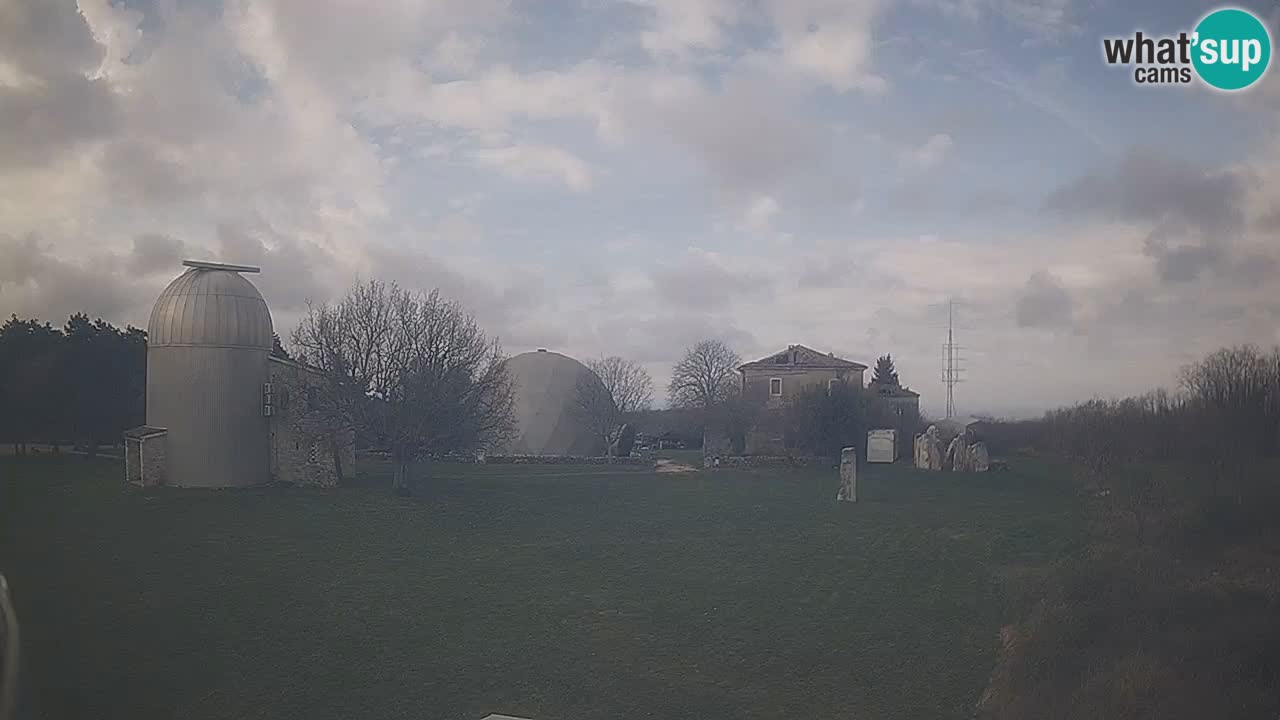 Višnjan-Observatorium Live Webcam – Explore the Sky, Asteroids, Comets, and Meteoroids