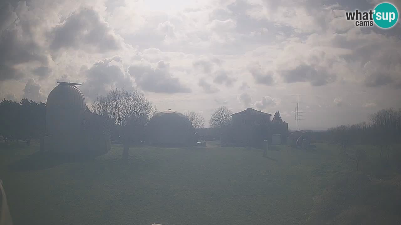 Webcam en direct de l&rsquo;Observatoire de Višnjan – Explorez le ciel, les astéroïdes, les comètes et les météoroïdes