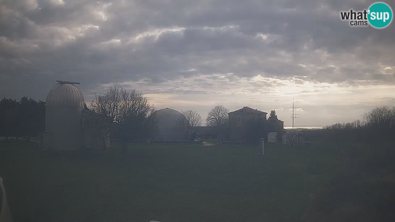 Observatorij Višnjan spletna kamera – Odkrivajte nebo, asteroide, komete in meteorite