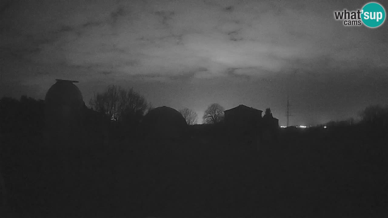 Webcam en direct de l&rsquo;Observatoire de Višnjan – Explorez le ciel, les astéroïdes, les comètes et les météoroïdes