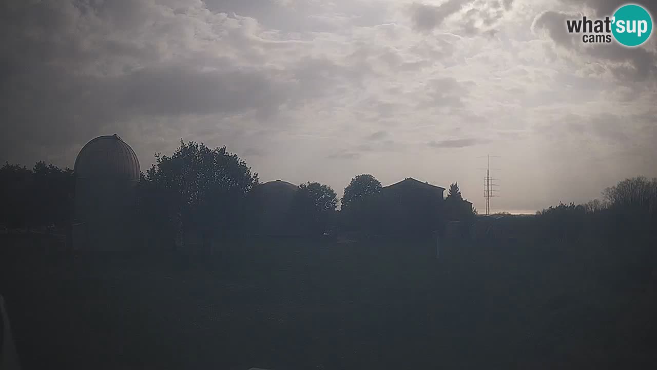Višnjan-Observatorium Live Webcam – Explore the Sky, Asteroids, Comets, and Meteoroids
