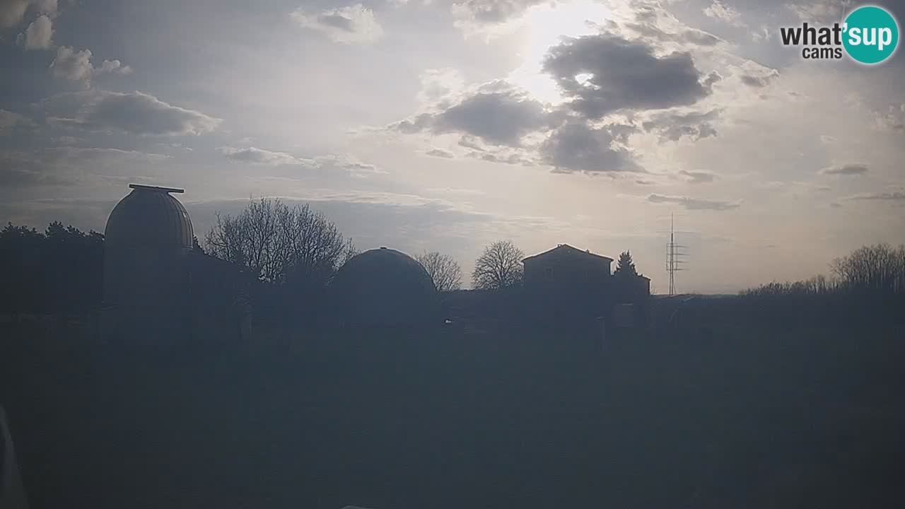 Webcam en direct de l’Observatoire de Višnjan – Explorez le ciel, les astéroïdes, les comètes et les météoroïdes