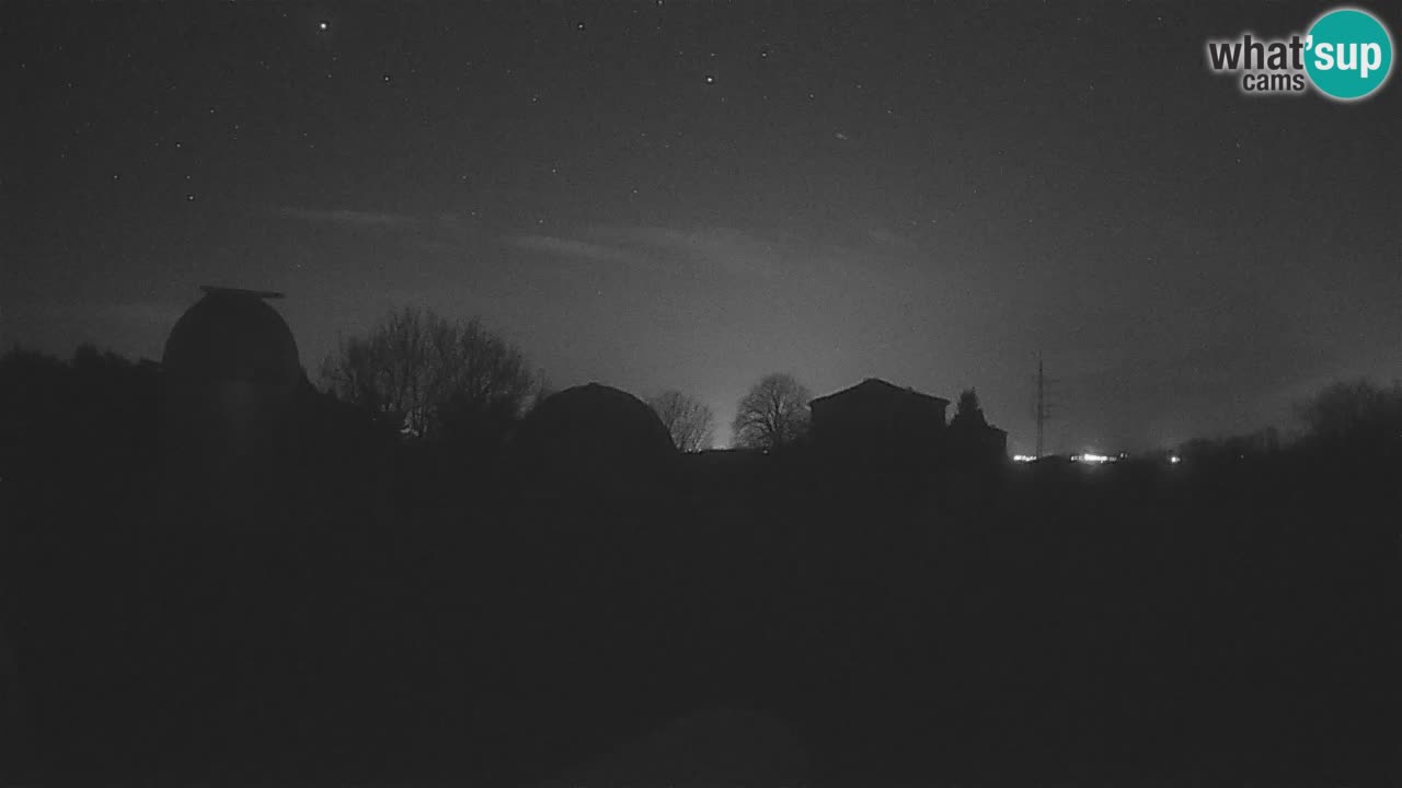 Webcam live dell’Osservatorio di  – Esplora il cielo, gli asteroidi, i comete e i meteoroidi.
