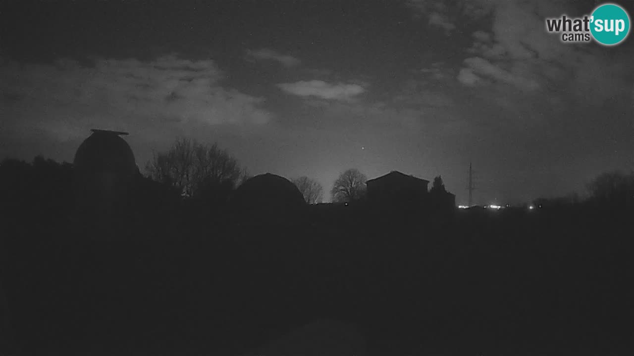 Višnjan-Observatorium Live Webcam – Explore the Sky, Asteroids, Comets, and Meteoroids