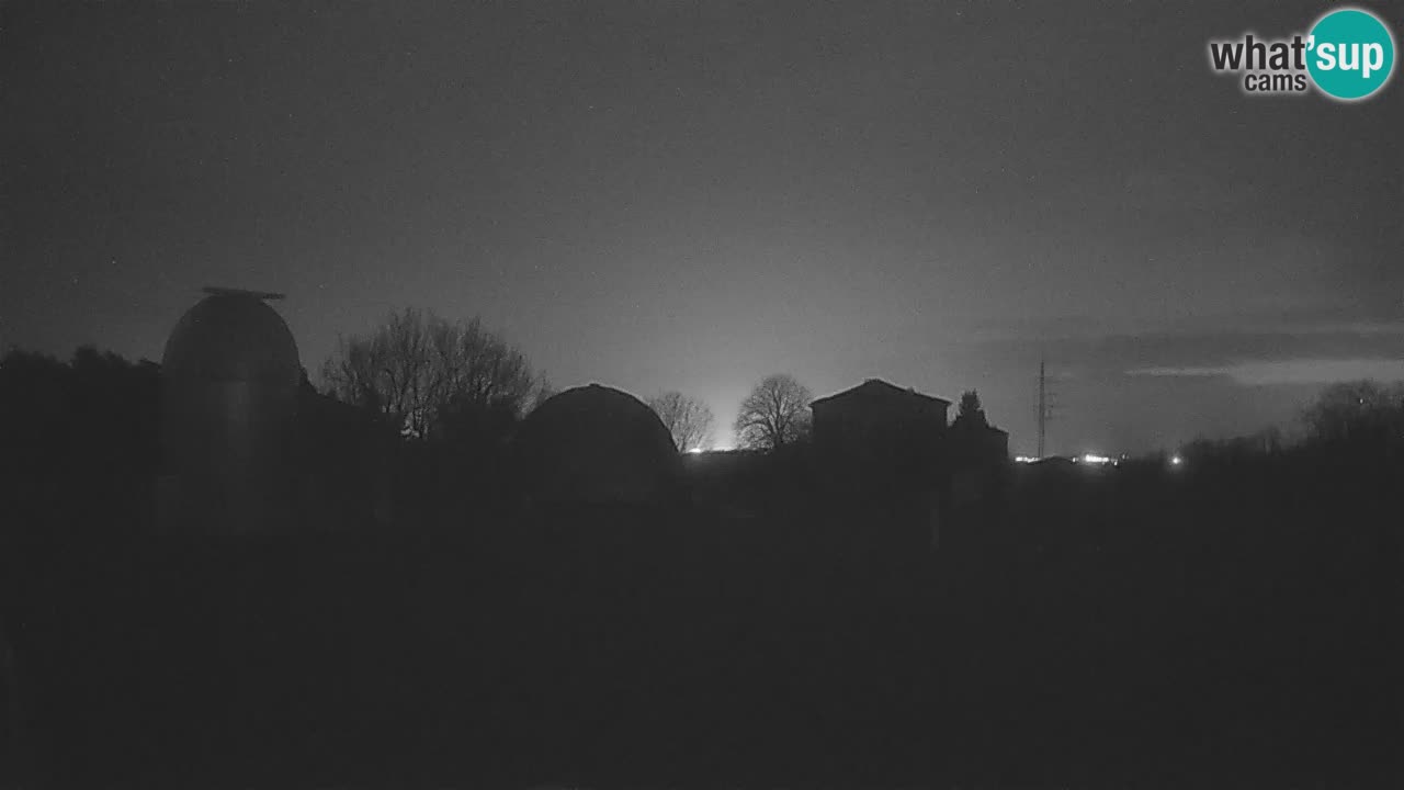 Višnjan-Observatorium Live Webcam – Explore the Sky, Asteroids, Comets, and Meteoroids