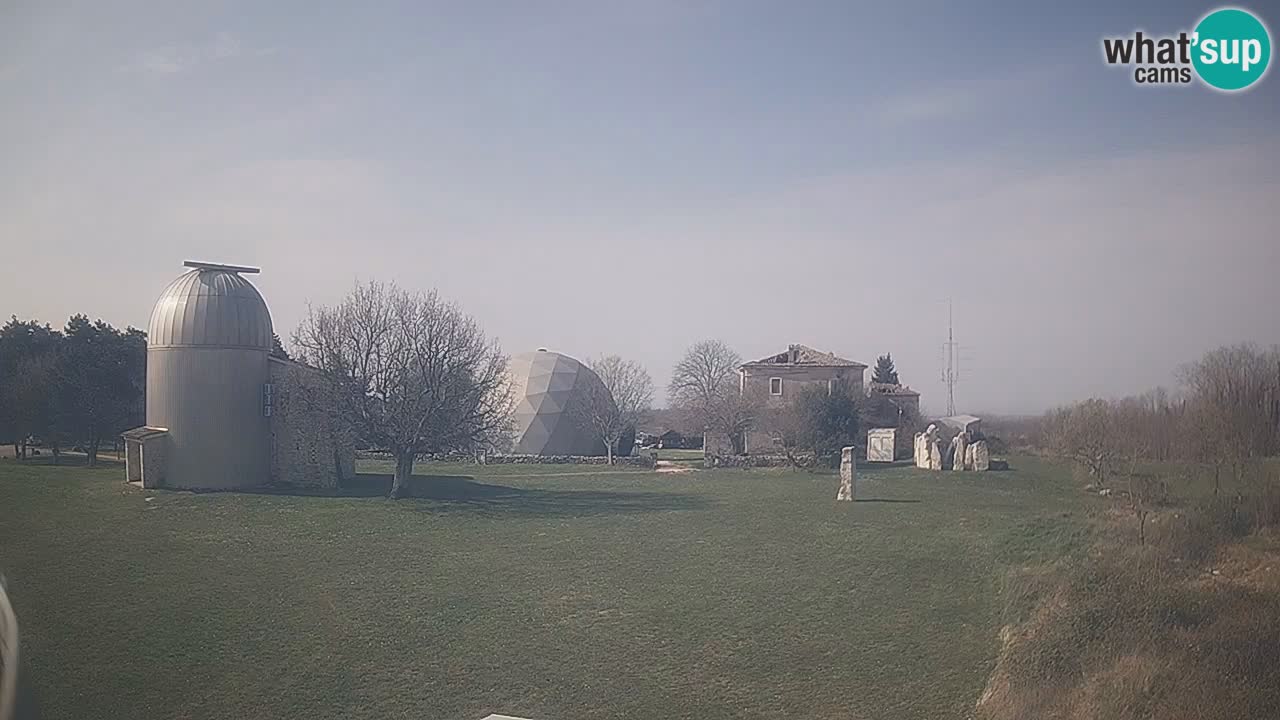 Webcam en direct de l’Observatoire de Višnjan – Explorez le ciel, les astéroïdes, les comètes et les météoroïdes