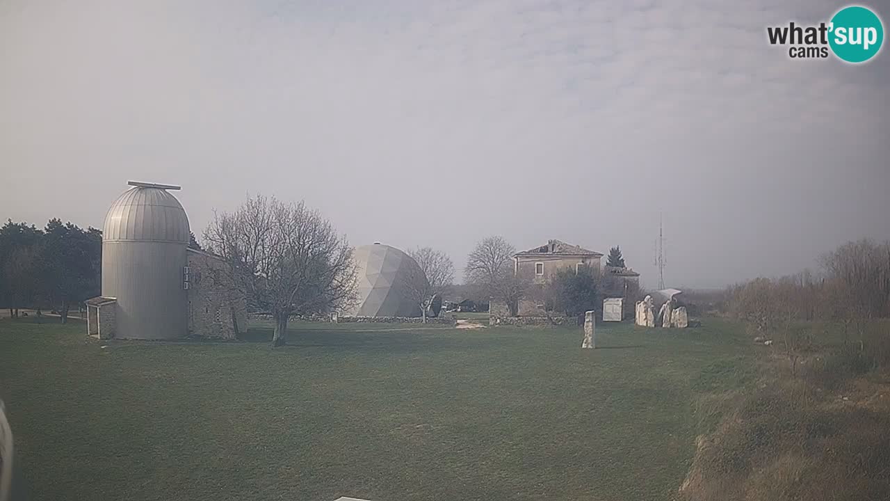 Cámara web en vivo del Observatorio de Višnjan: explora el cielo, los asteroides, cometas y meteoroides