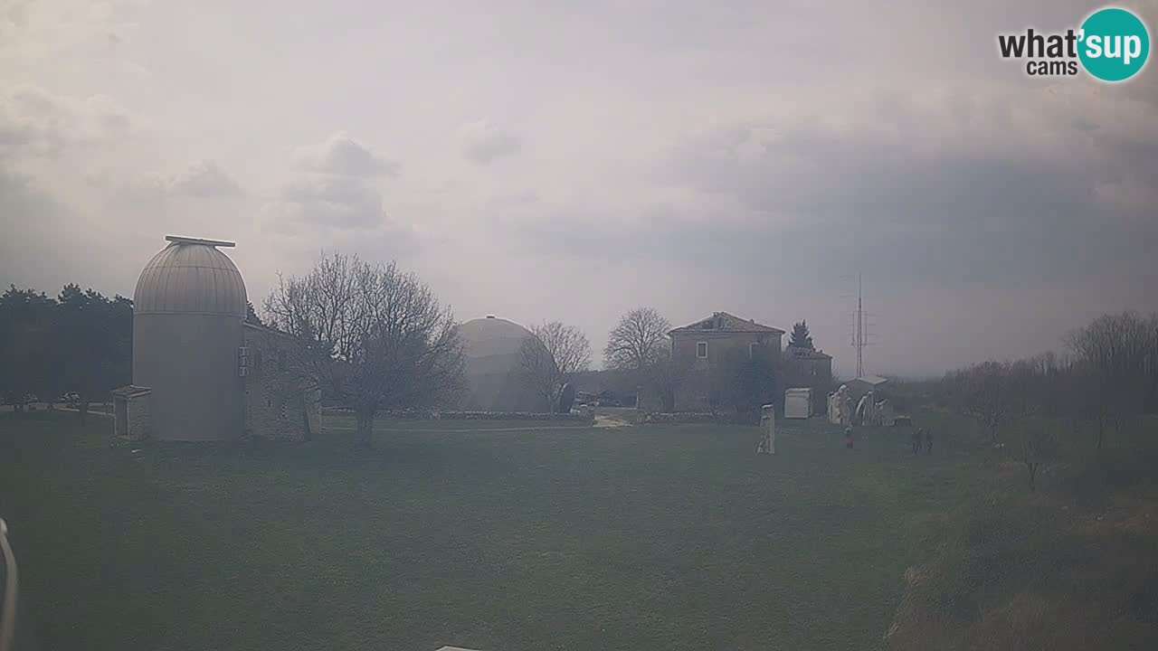 Observatorij Višnjan spletna kamera – Odkrivajte nebo, asteroide, komete in meteorite