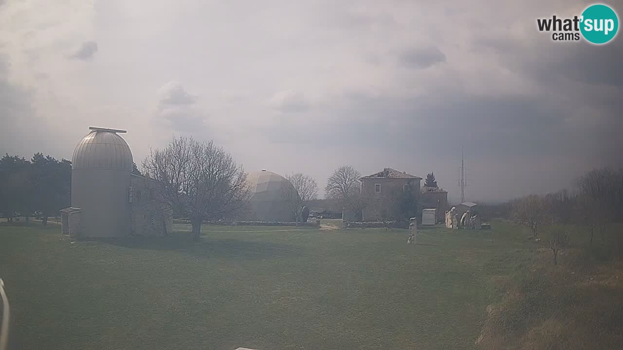 Cámara web en vivo del Observatorio de Višnjan: explora el cielo, los asteroides, cometas y meteoroides