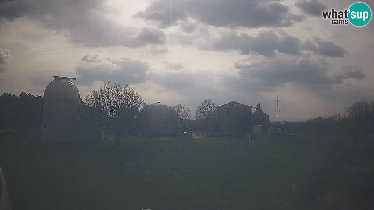 Webcam en direct de l’Observatoire de Višnjan – Explorez le ciel, les astéroïdes, les comètes et les météoroïdes