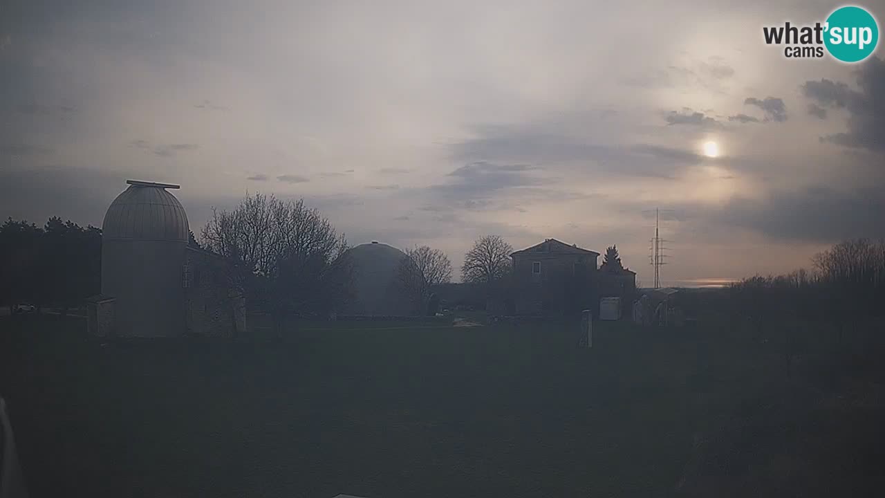 Cámara web en vivo del Observatorio de Višnjan: explora el cielo, los asteroides, cometas y meteoroides