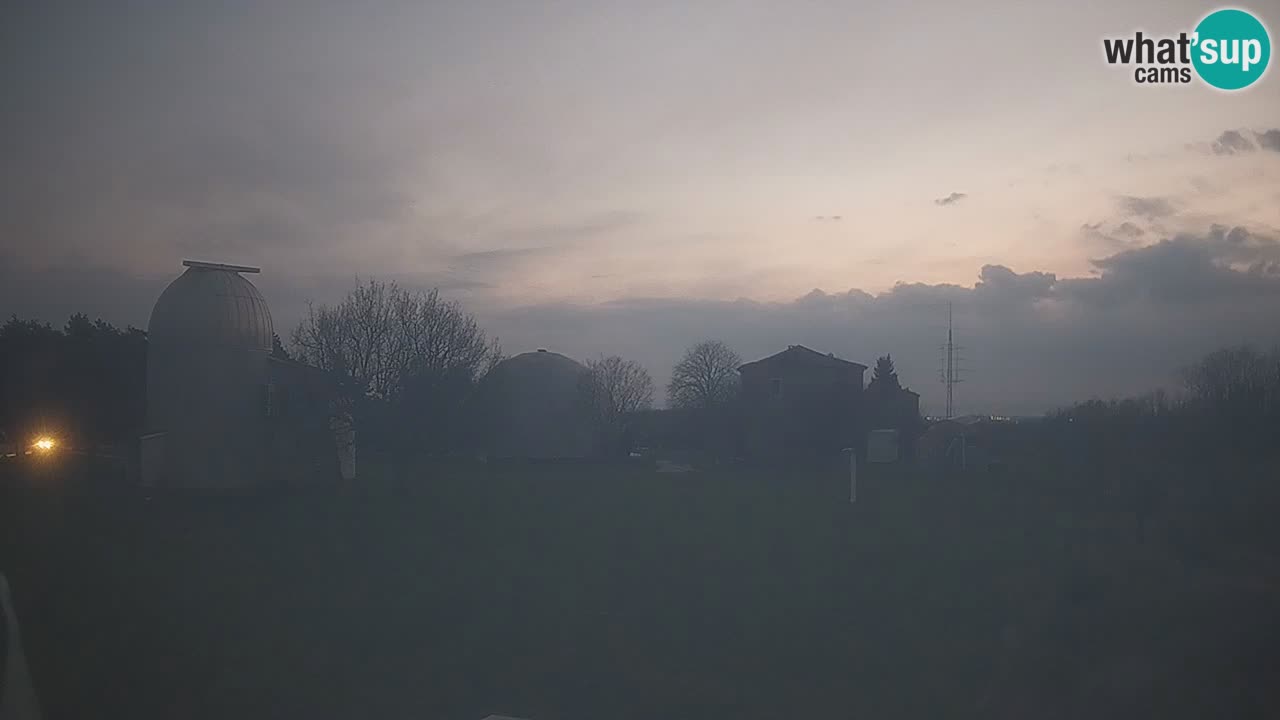 Cámara web en vivo del Observatorio de Višnjan: explora el cielo, los asteroides, cometas y meteoroides