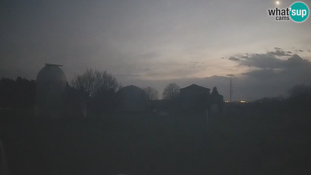 Webcam en direct de l’Observatoire de Višnjan – Explorez le ciel, les astéroïdes, les comètes et les météoroïdes