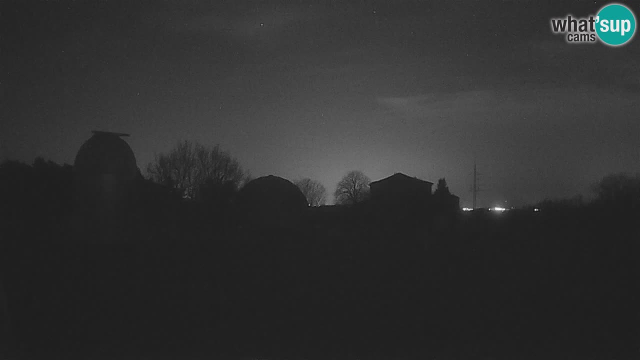 Višnjan-Observatorium Live Webcam – Explore the Sky, Asteroids, Comets, and Meteoroids