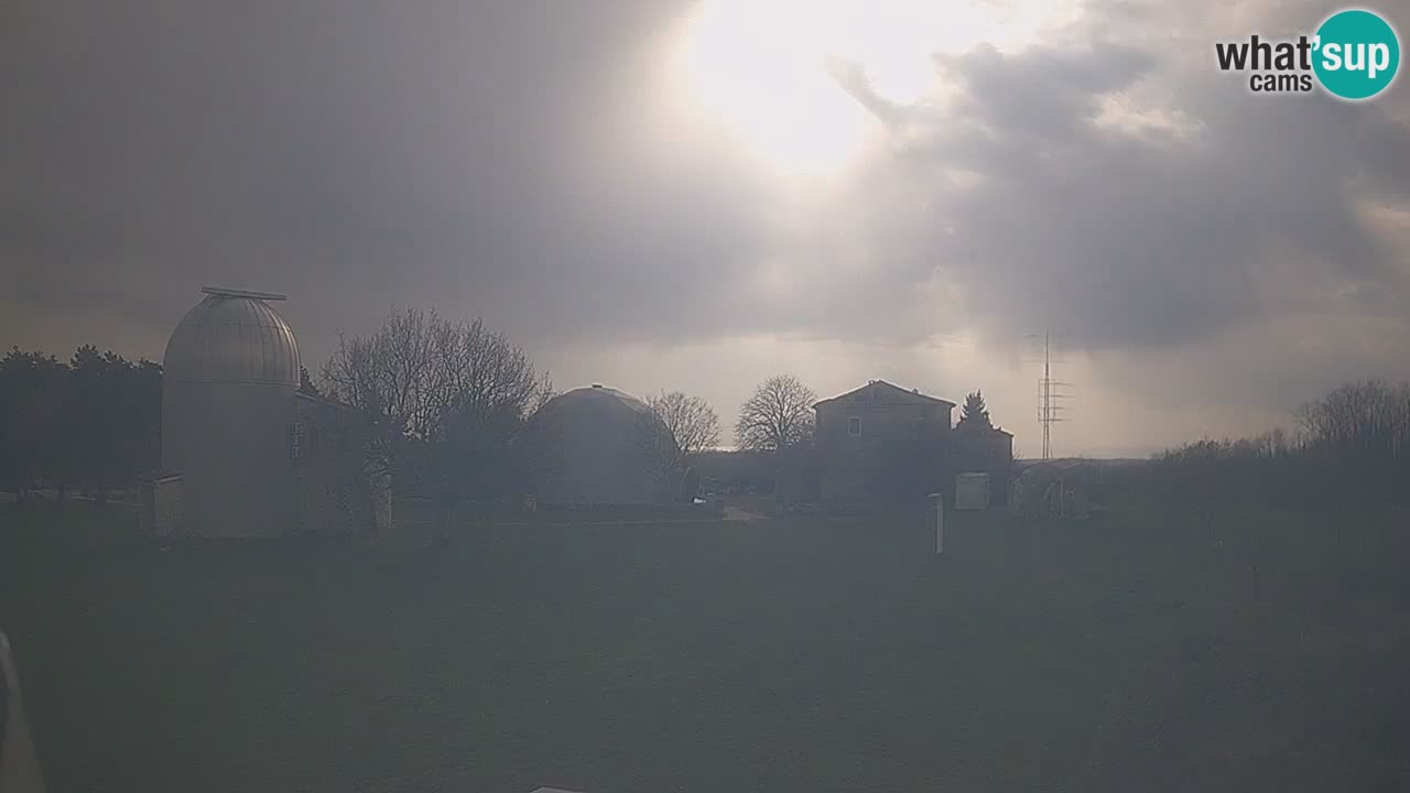 Cámara web en vivo del Observatorio de Višnjan: explora el cielo, los asteroides, cometas y meteoroides