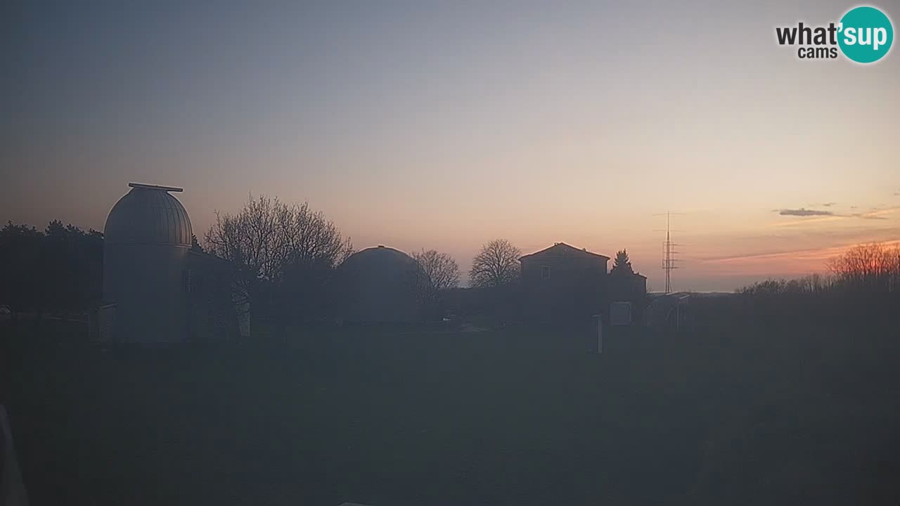 Cámara web en vivo del Observatorio de Višnjan: explora el cielo, los asteroides, cometas y meteoroides