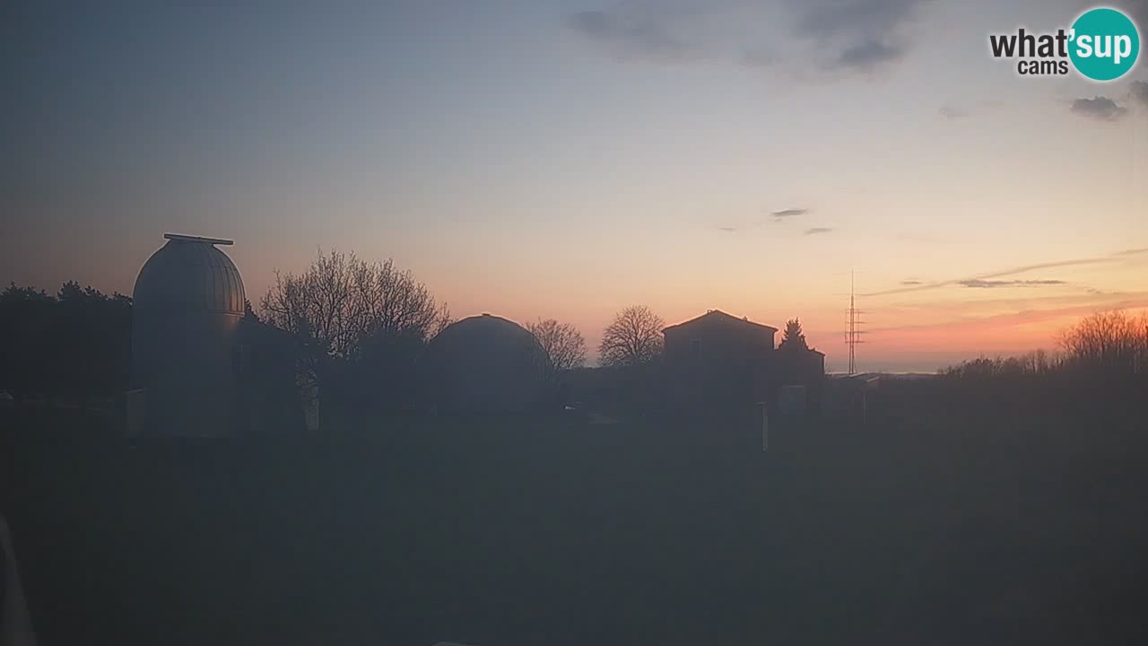 Webcam en direct de l’Observatoire de Višnjan – Explorez le ciel, les astéroïdes, les comètes et les météoroïdes