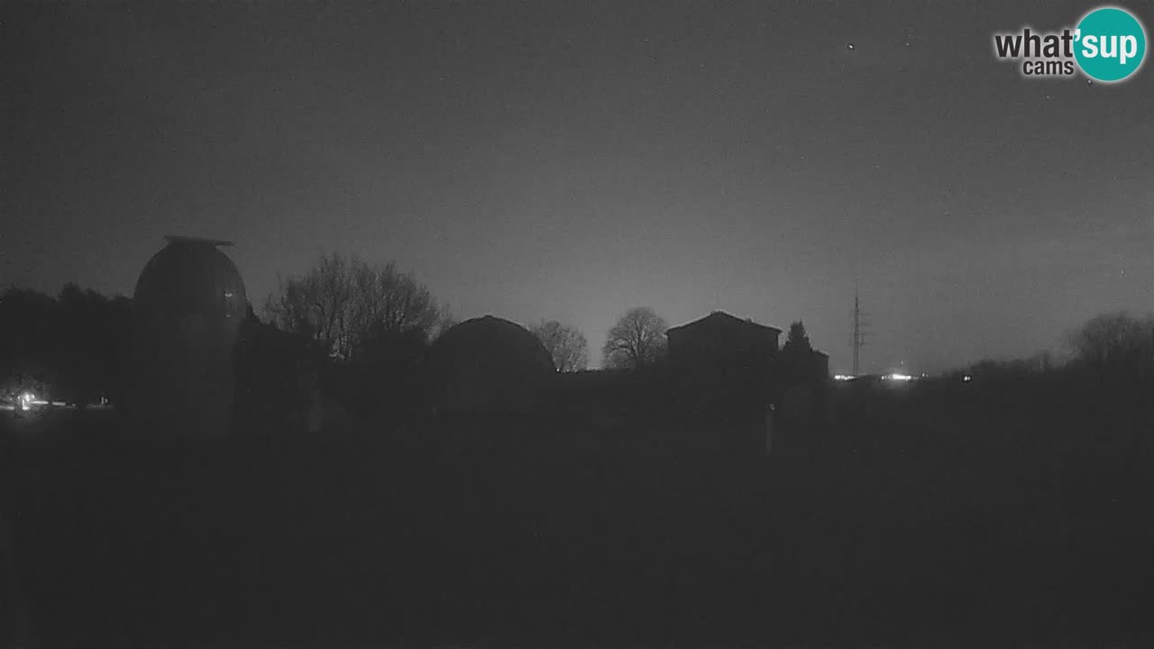 Webcam en direct de l’Observatoire de Višnjan – Explorez le ciel, les astéroïdes, les comètes et les météoroïdes