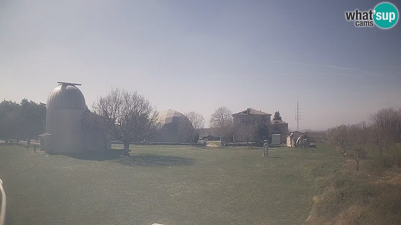 Višnjan-Observatorium Live Webcam – Explore the Sky, Asteroids, Comets, and Meteoroids