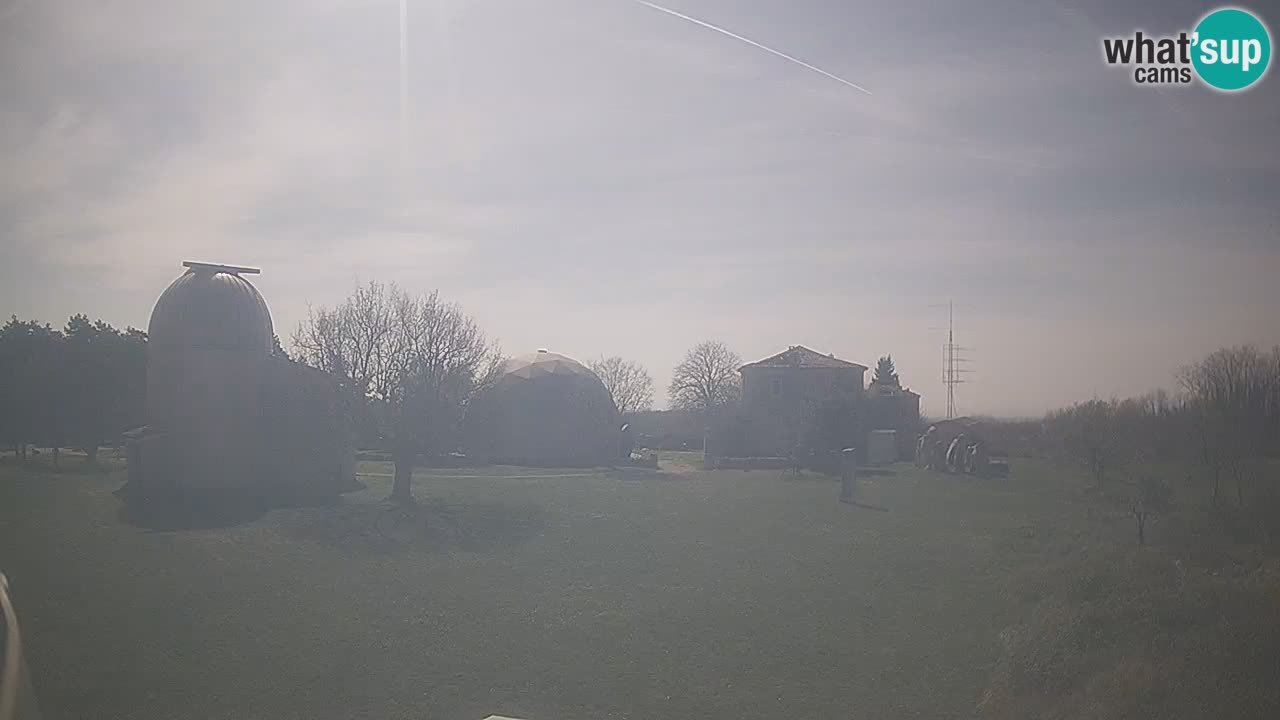 Observatorij Višnjan spletna kamera – Odkrivajte nebo, asteroide, komete in meteorite