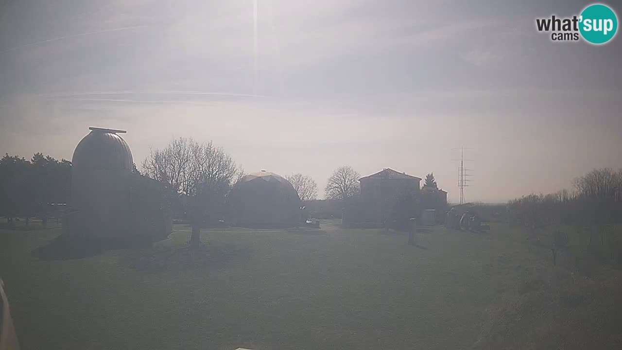 Višnjan-Observatorium Live Webcam – Explore the Sky, Asteroids, Comets, and Meteoroids