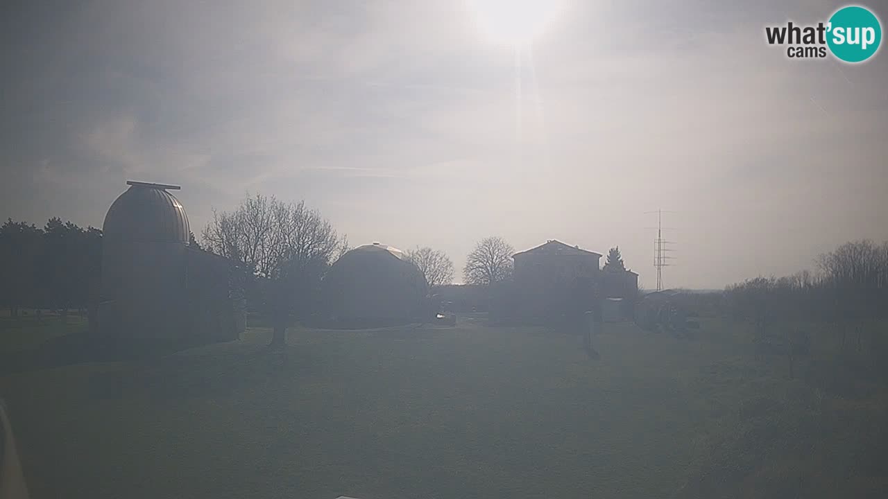 Višnjan-Observatorium Live Webcam – Explore the Sky, Asteroids, Comets, and Meteoroids