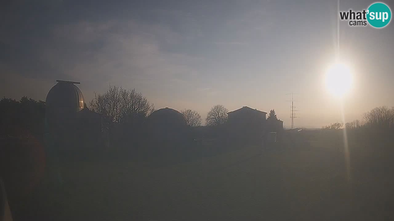 Webcam en direct de l’Observatoire de Višnjan – Explorez le ciel, les astéroïdes, les comètes et les météoroïdes