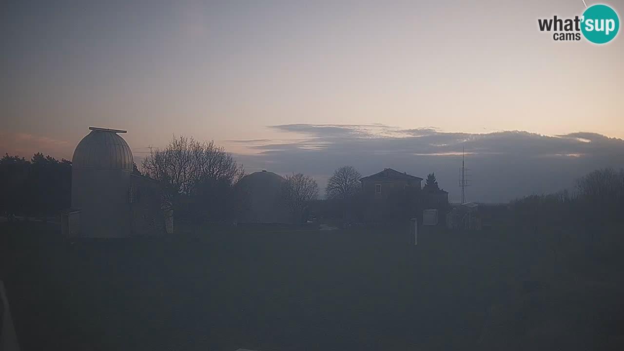 Webcam en direct de l’Observatoire de Višnjan – Explorez le ciel, les astéroïdes, les comètes et les météoroïdes