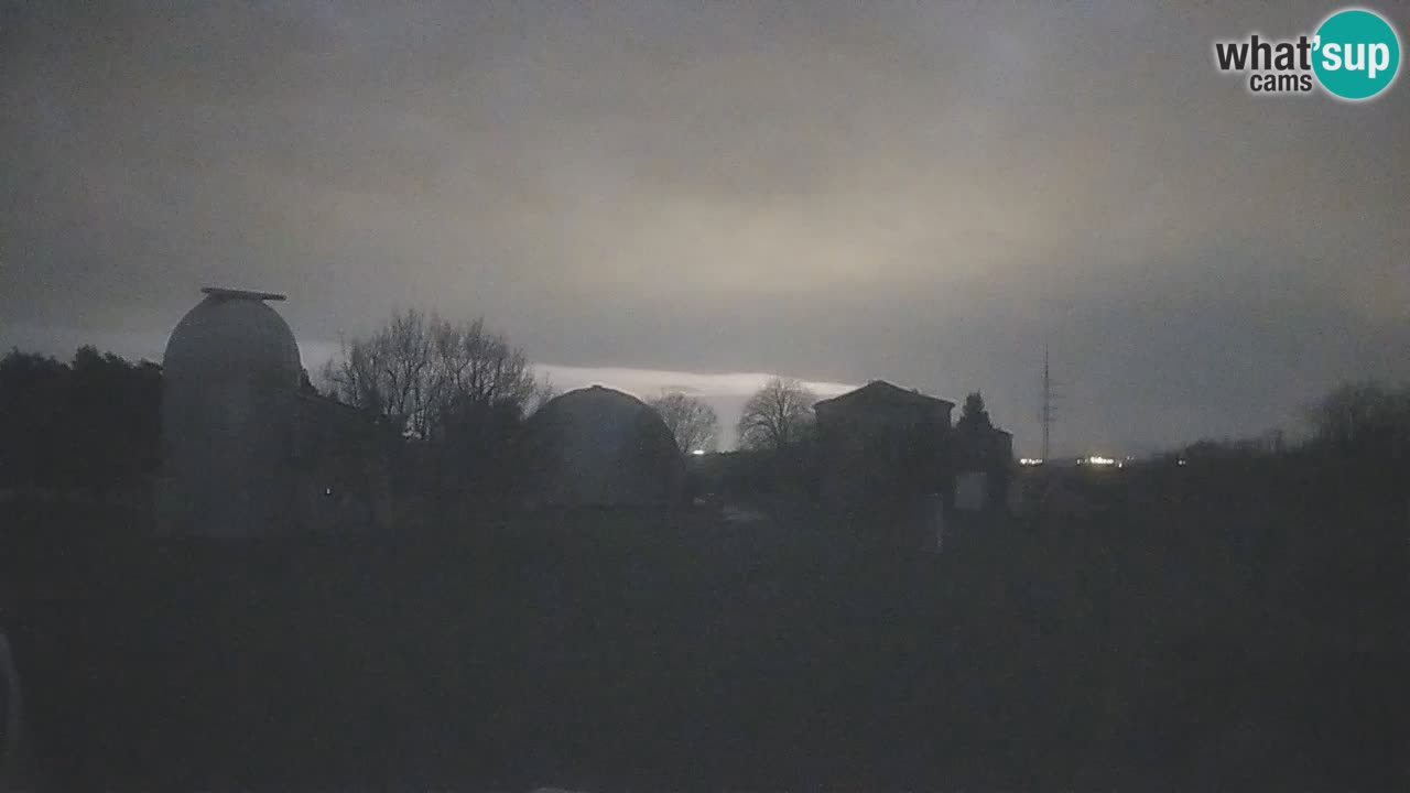 Webcam en direct de l’Observatoire de Višnjan – Explorez le ciel, les astéroïdes, les comètes et les météoroïdes